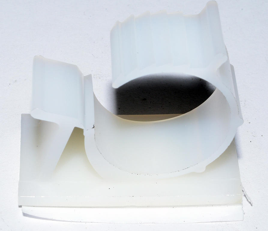 CLAMPS ADHESIVE BACK 37/64-3/4